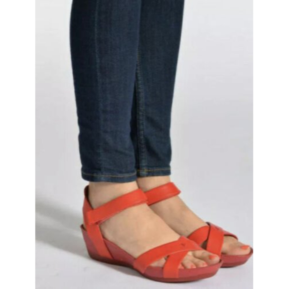 CAMPER •40/ 9• Nubuck Leather Micro Wedge T-Strap Sandals $160 Pastel Gray Grey - Picture 4 of 11